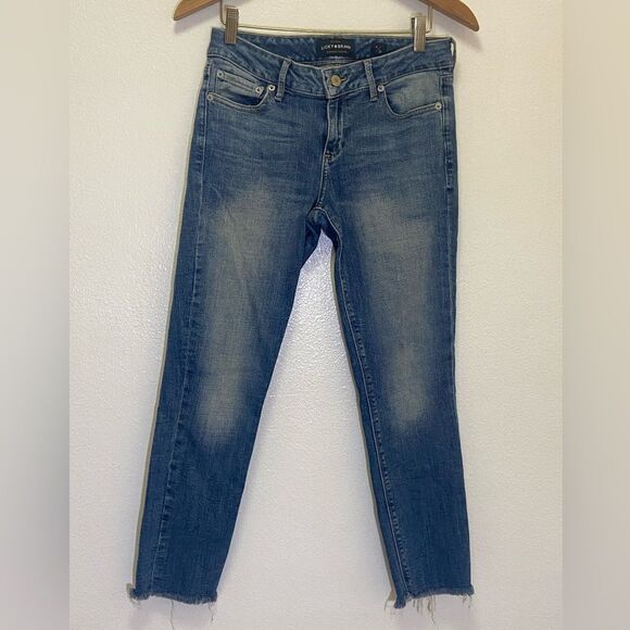 Lucky Brand - Mid Rise Lolita Crop Jeans Medium Wash with fringed hem - 4/27 - Picture 2 of 9